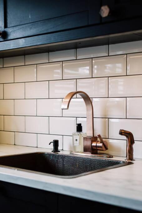 Modern & Stylish Home In The Heart Of Belfast Esterno foto